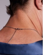 waterproof stainless steel chain necklace with soveriegn round pendant in silver tone
