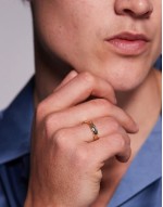 mottled band ring in gold tone