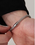 textured bracelet with magnetic clasp in silver